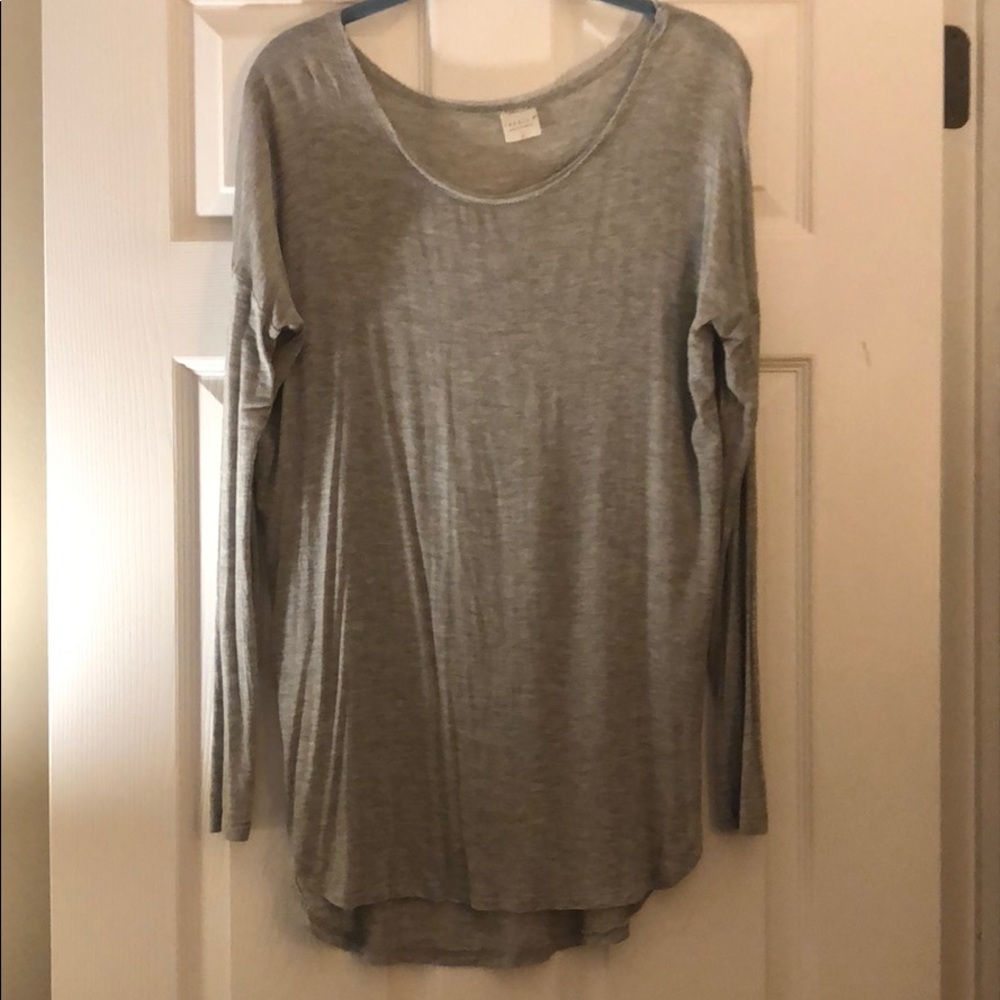 Simple long sleeve gray top
